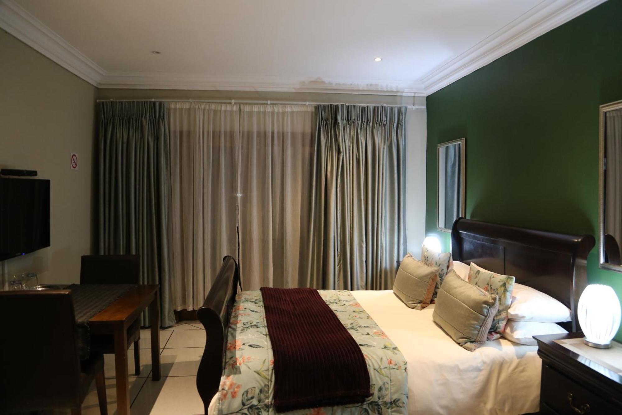 קלרנס Mt Horeb Manor מראה חיצוני תמונה