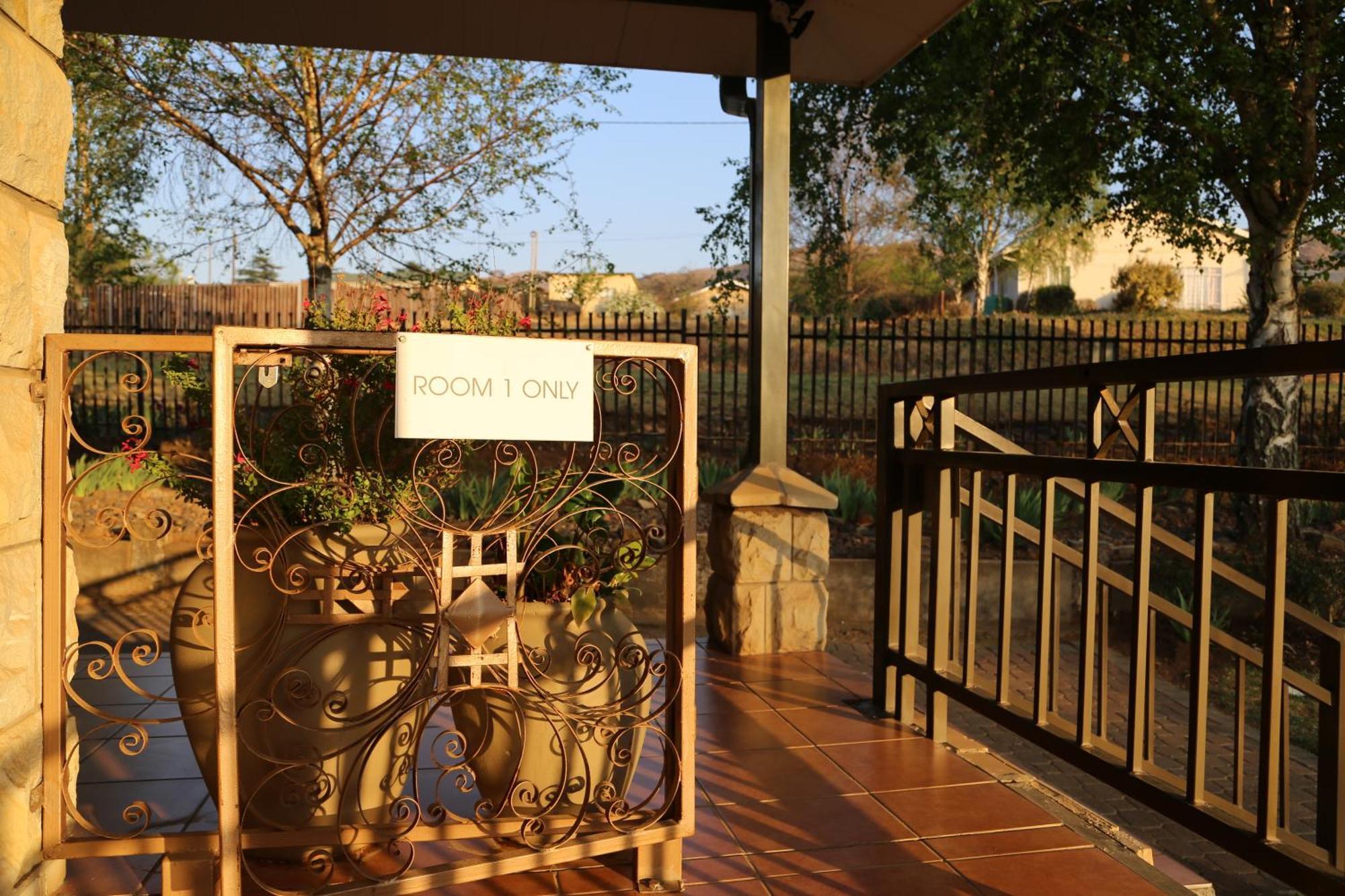קלרנס Mt Horeb Manor מראה חיצוני תמונה