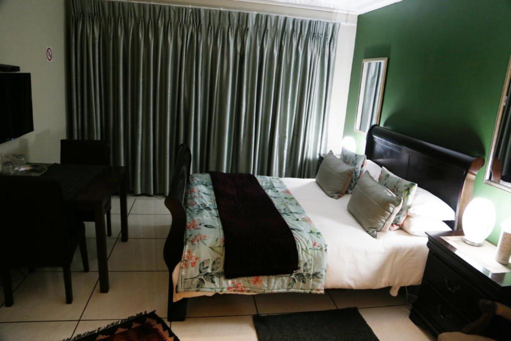 קלרנס Mt Horeb Manor מראה חיצוני תמונה