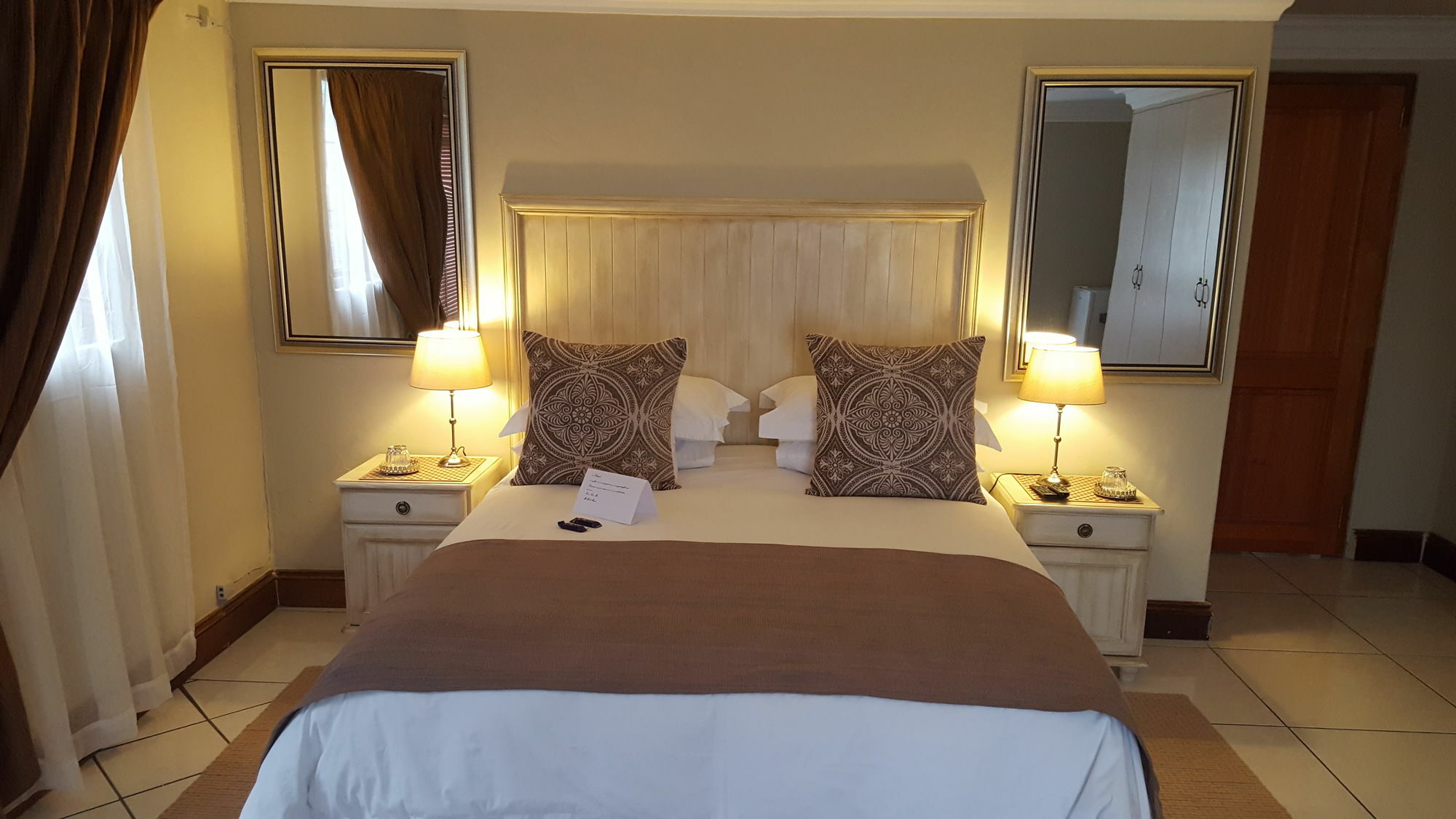 קלרנס Mt Horeb Manor מראה חיצוני תמונה